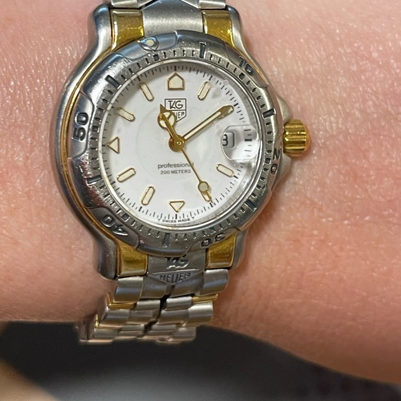 Tag Heuer 6000 Pro Women’s Watch - Picture 4 of 13